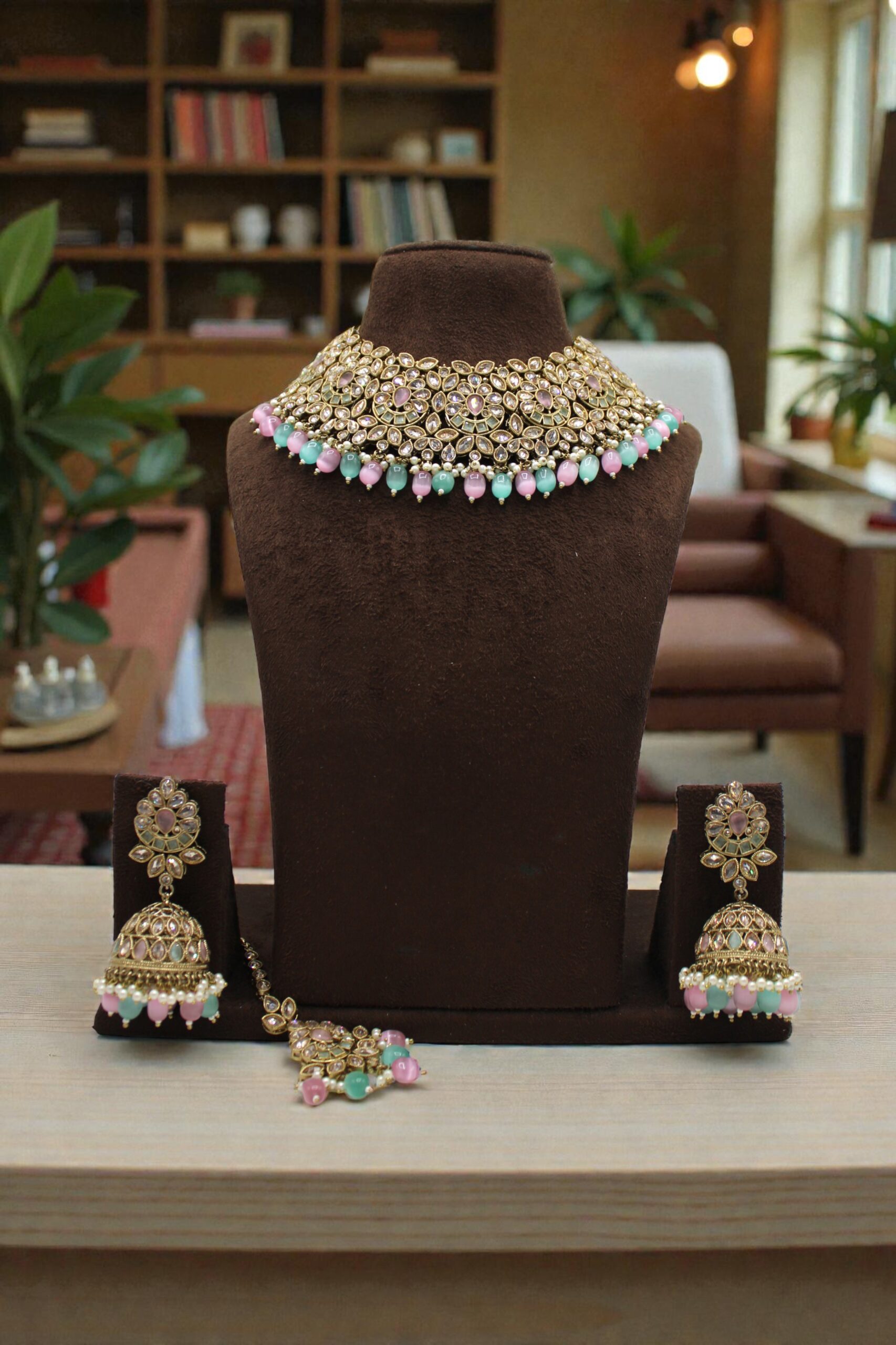 Elegant Traditional Jewelry Set with Colorful Accents - Image 2