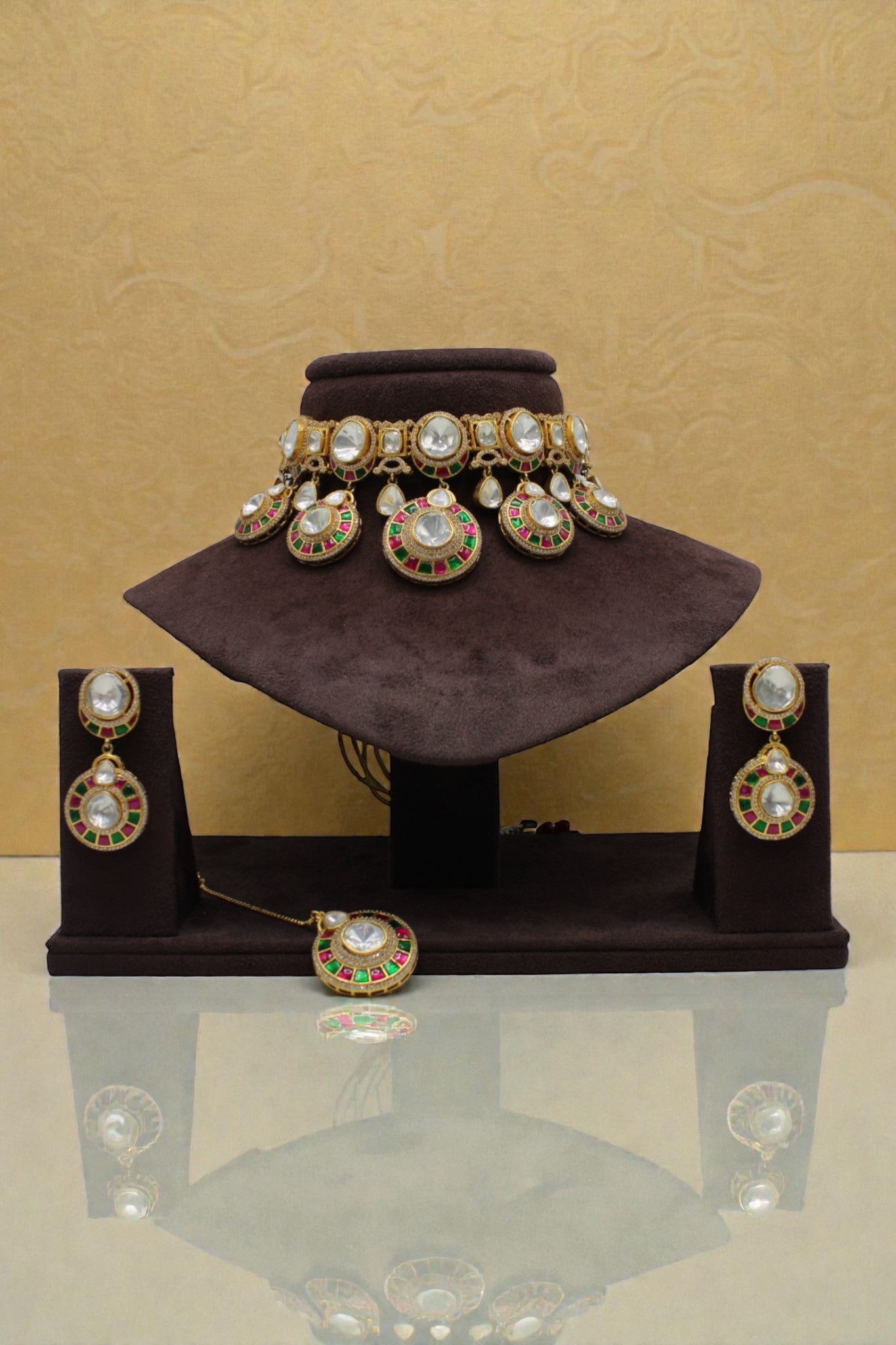 Elegant Traditional Jewelry Set with Colorful Accents - Image 3