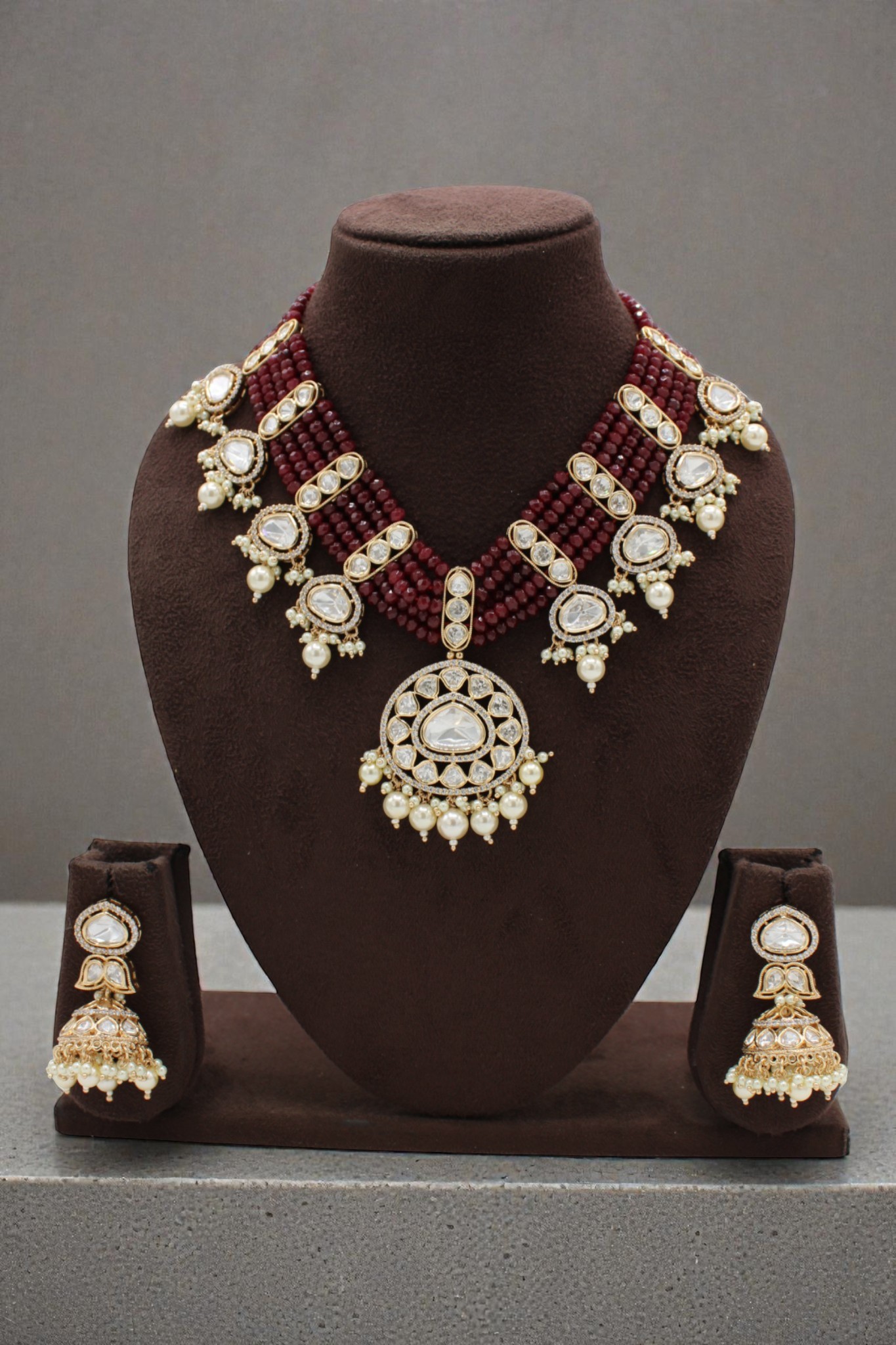 Elegant Traditional Jewelry Set with Red Beads and Intricate Gold Accents - Image 3