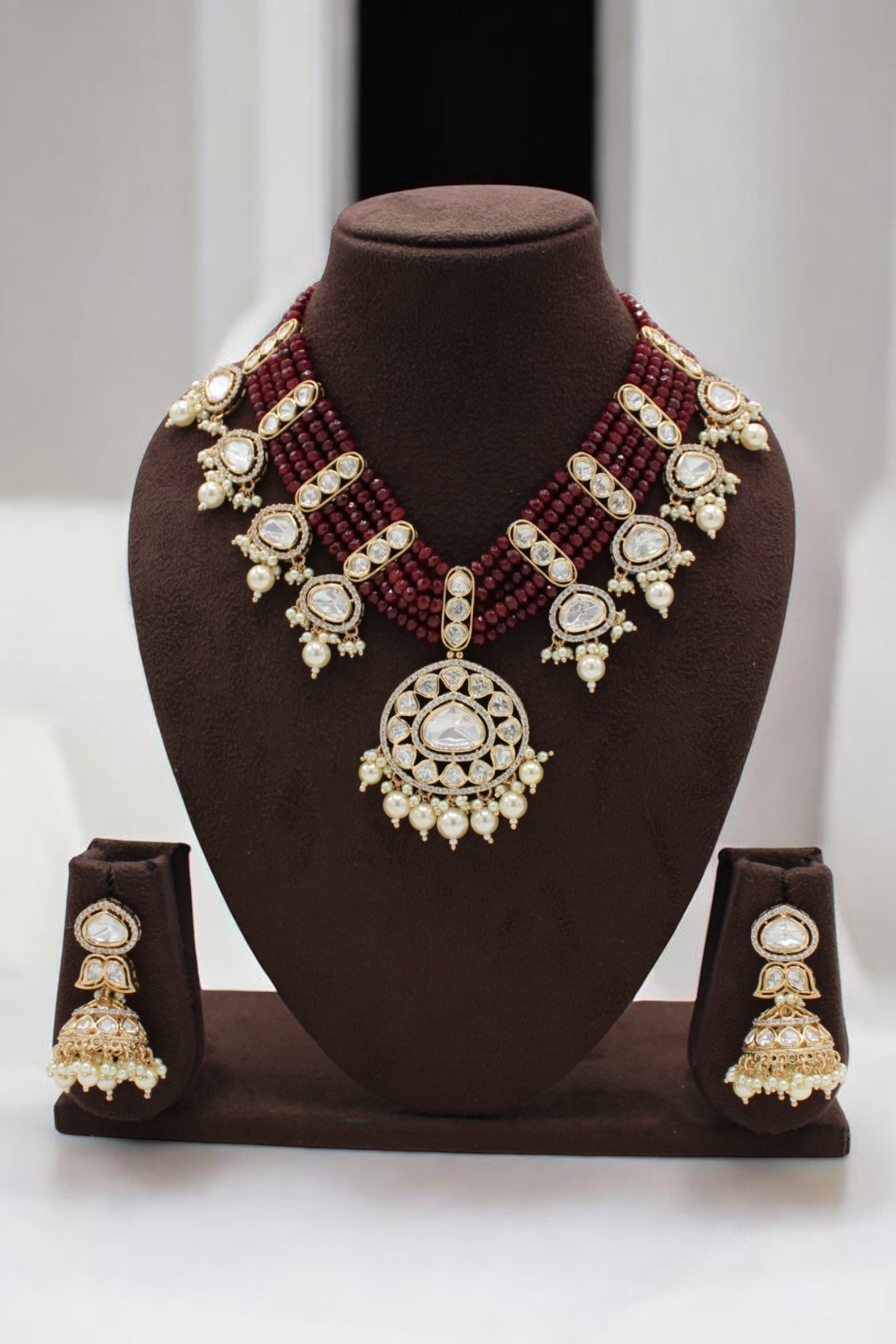 Elegant Traditional Jewelry Set with Red Beads and Intricate Gold Accents - Image 2