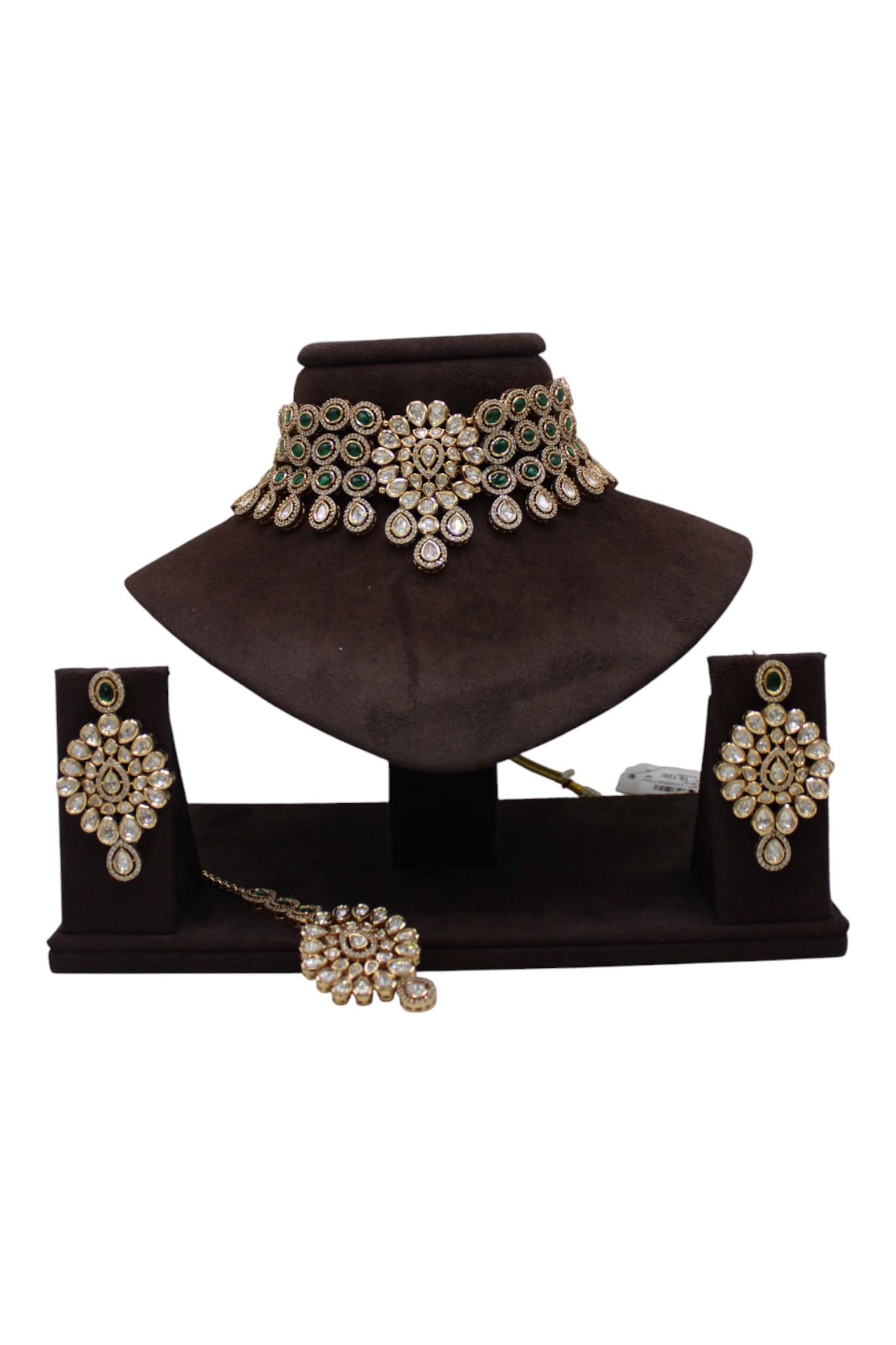 Elegant Traditional Jewelry Set with Choker and Earrings