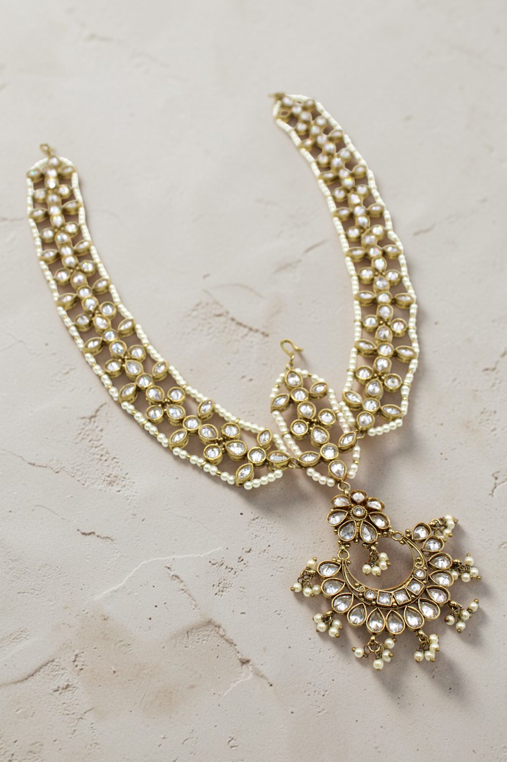 Elegant Vintage Pearl and Gold Necklace - Image 2