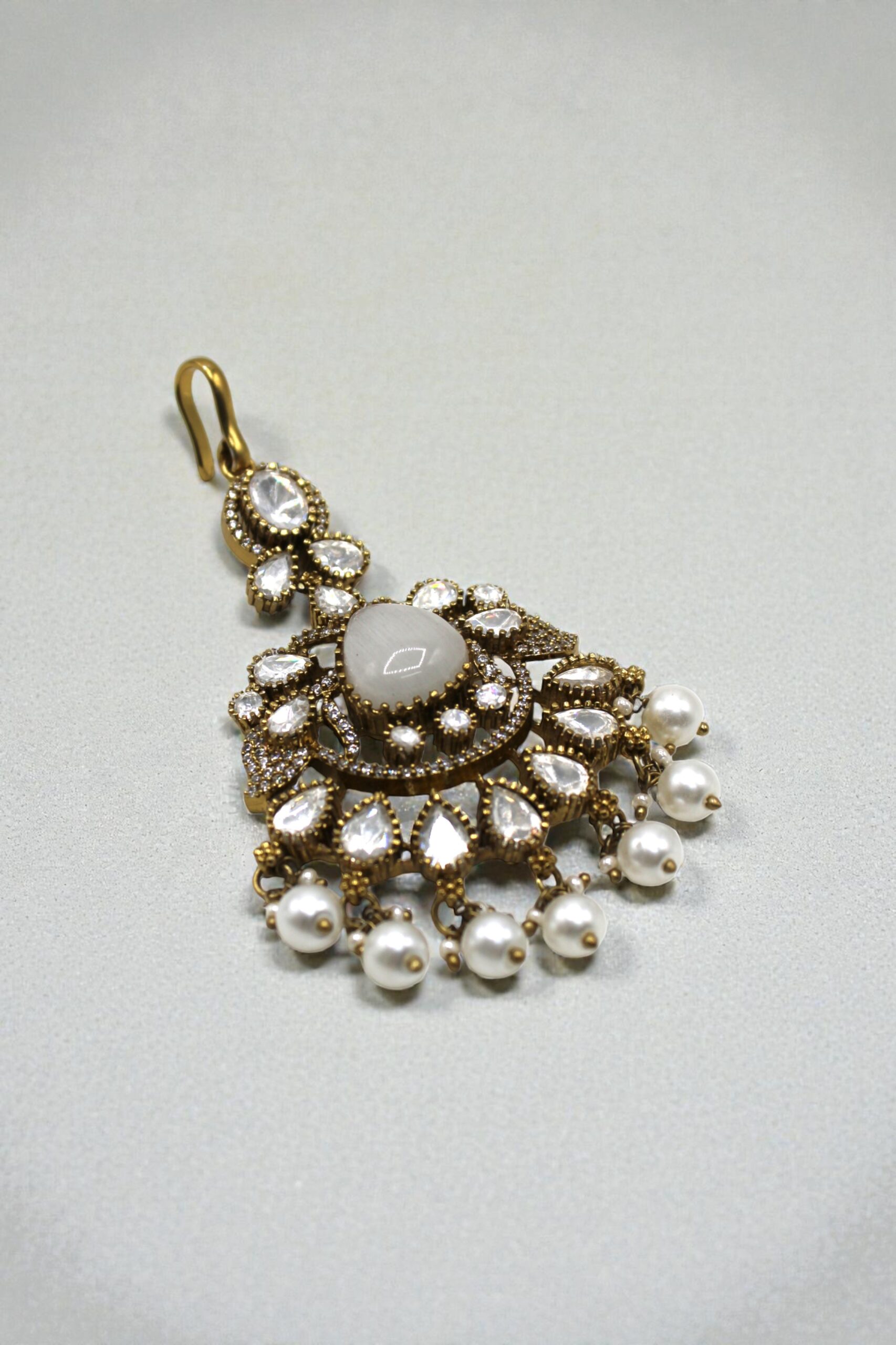 Elegant Vintage-Inspired Pearl and Stone Pendant - Image 3