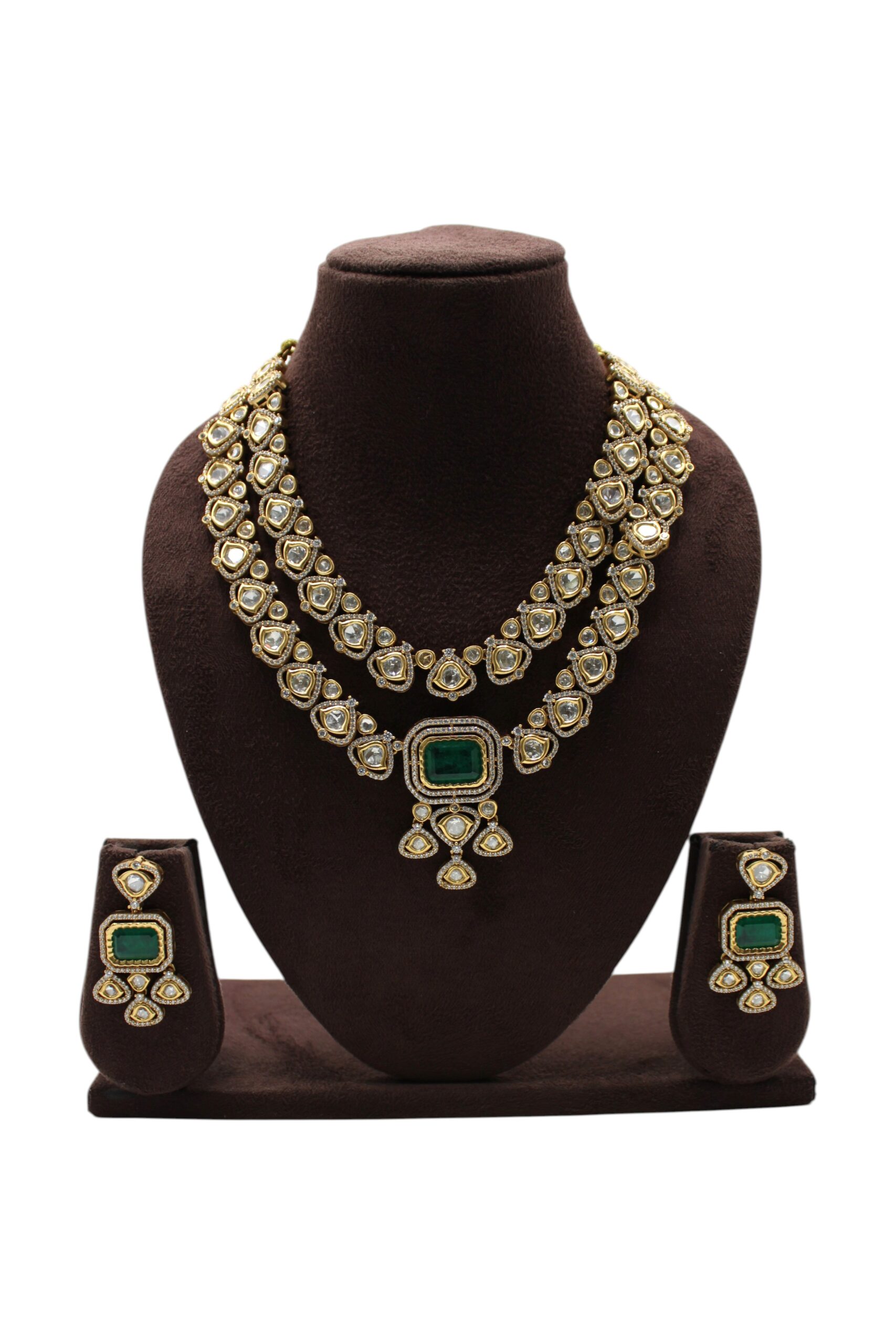 Elegant Gold and Emerald Jewelry Set