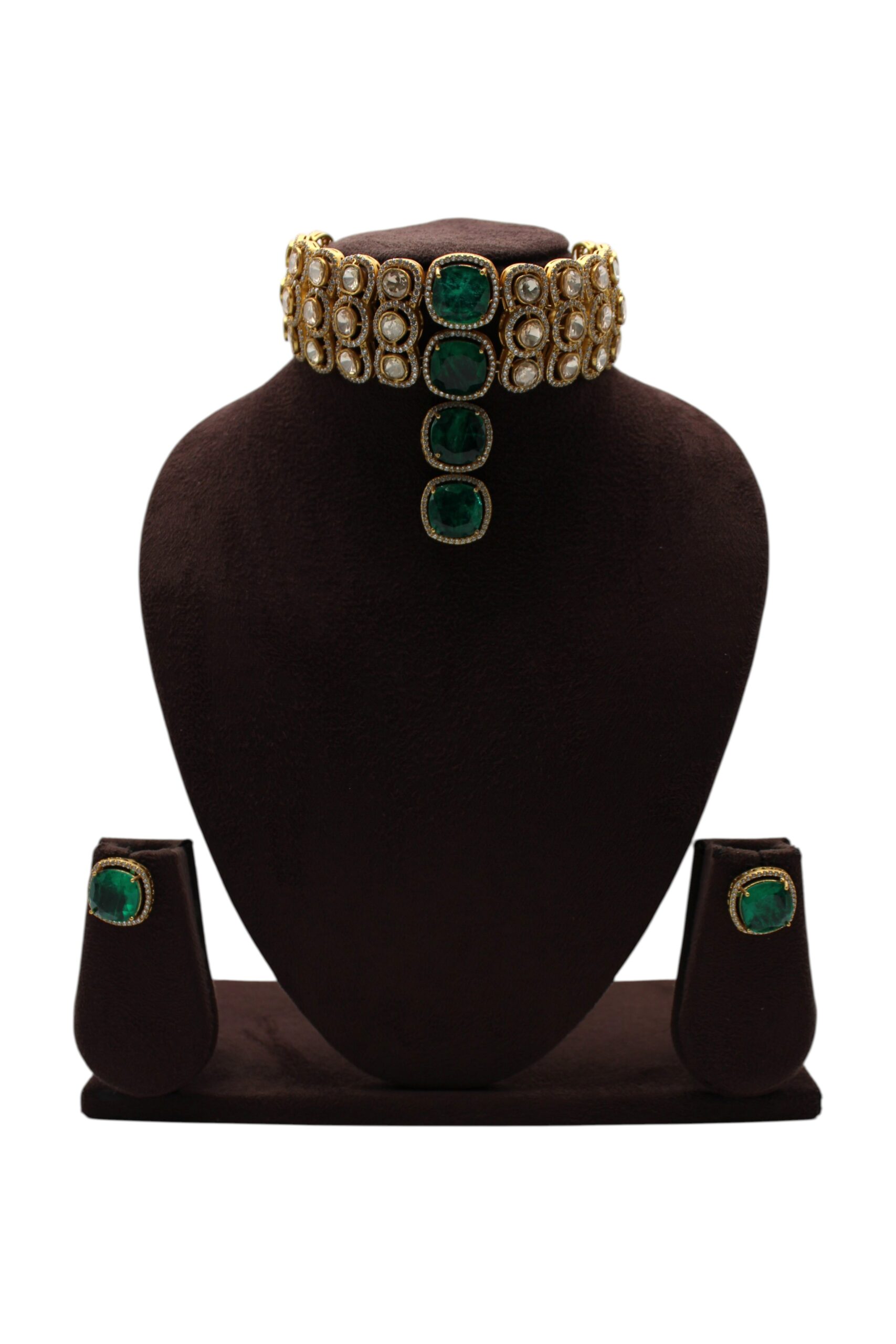 Elegant Emerald and Pearl Choker Set