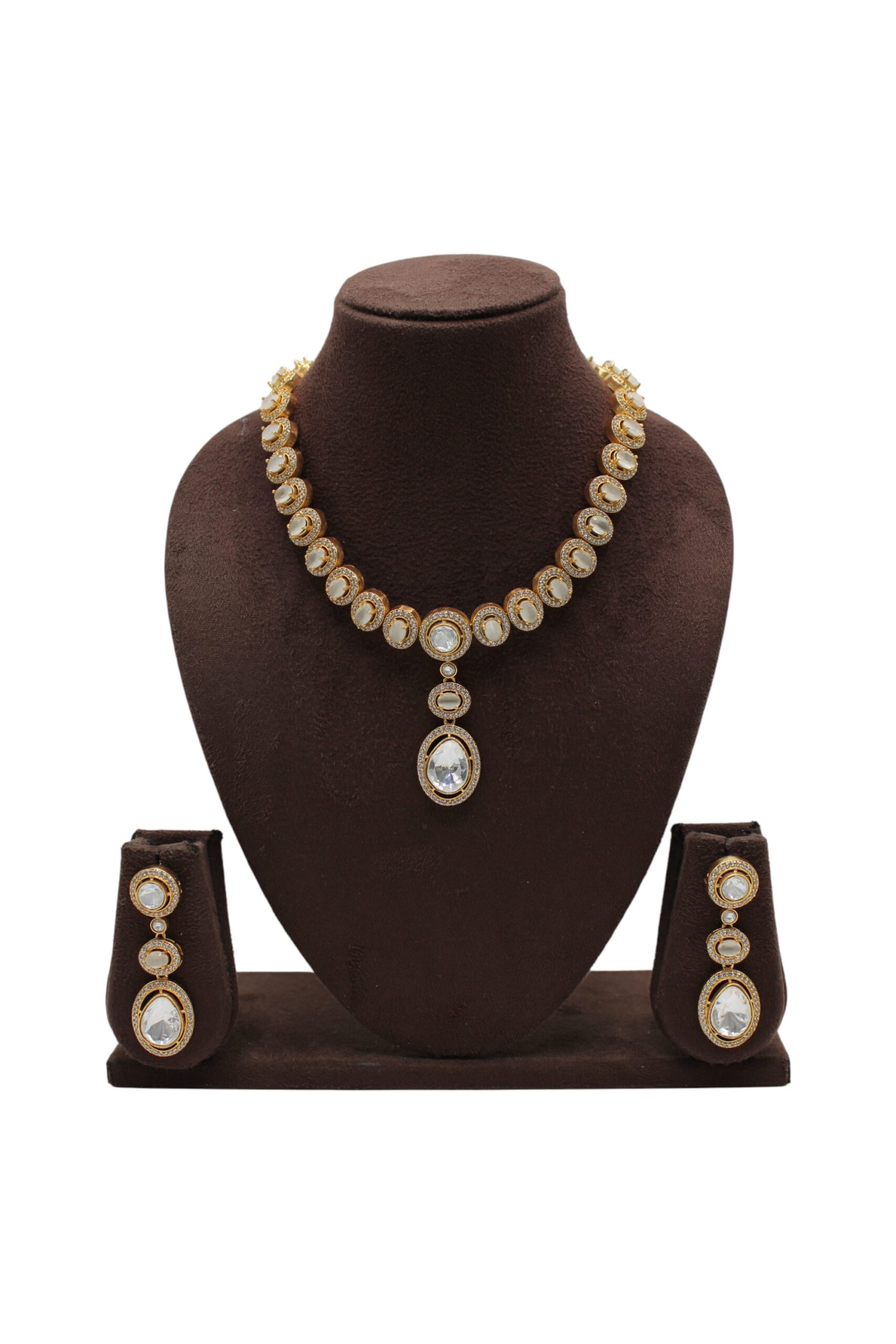 Elegant Gold and Diamond Necklace Set