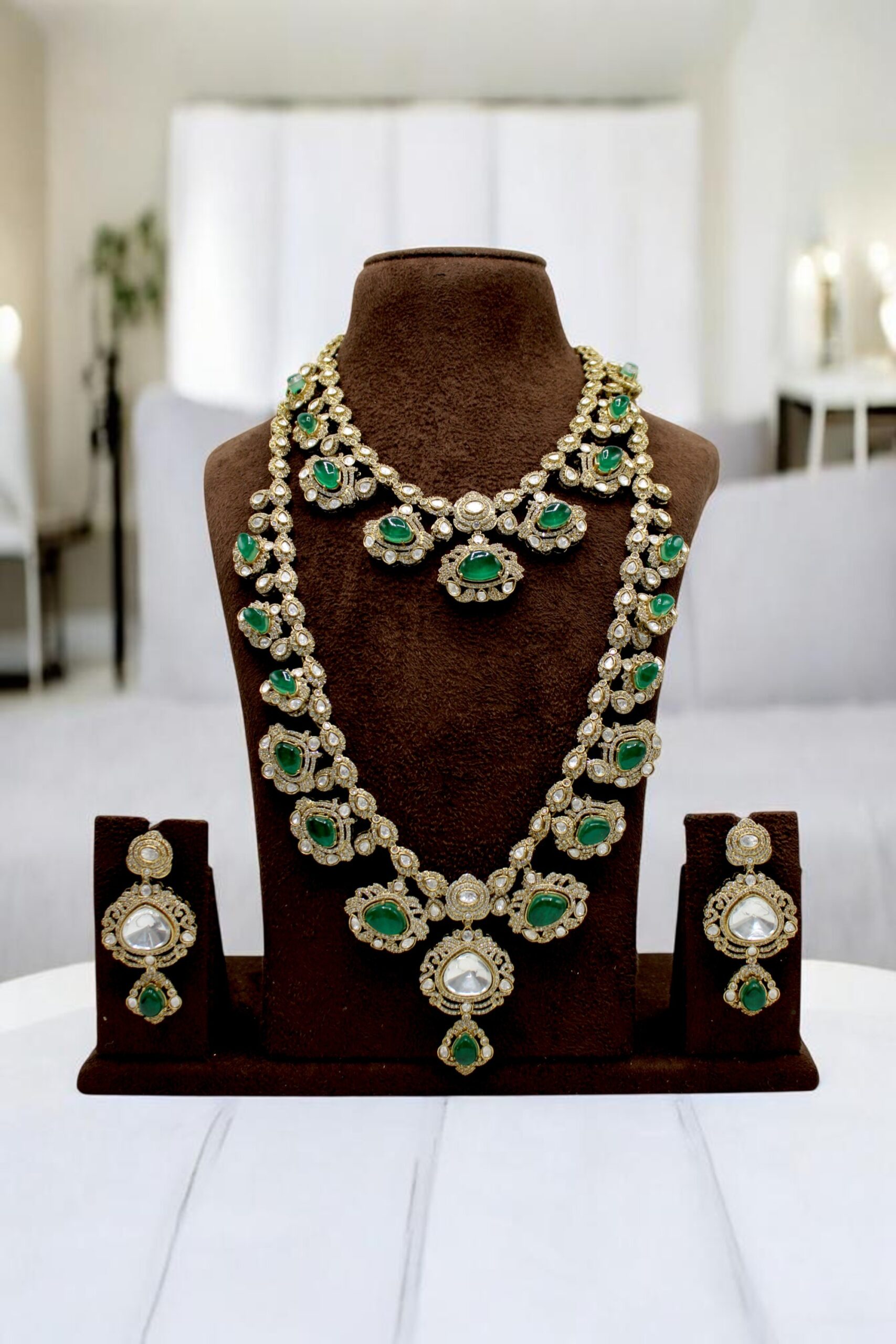 Elegant Green and Pearl Jewelry Set Display - Image 2