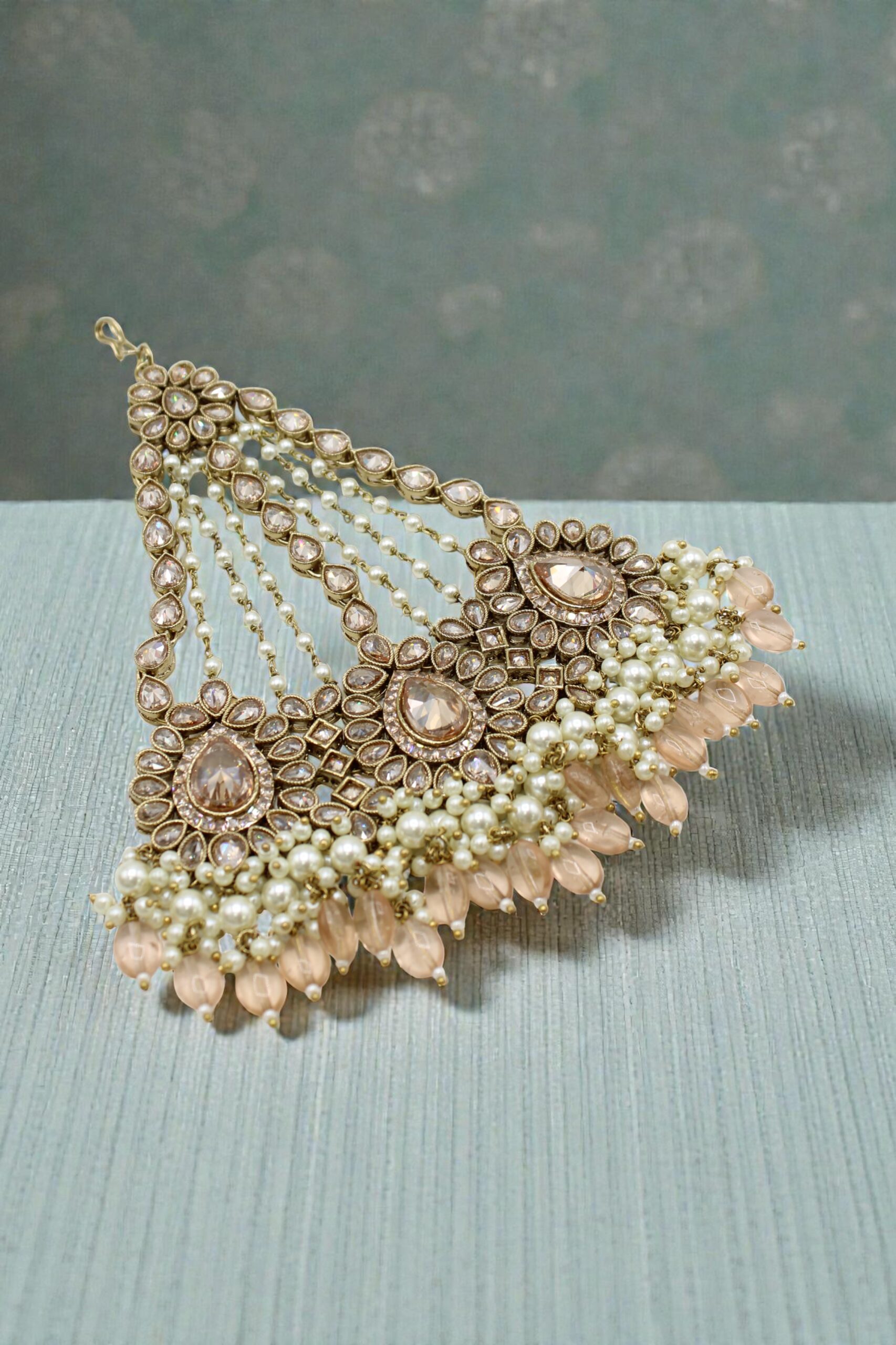 Elegant Vintage-Inspired Pearl and Gemstone Jewelry Piece - Image 2